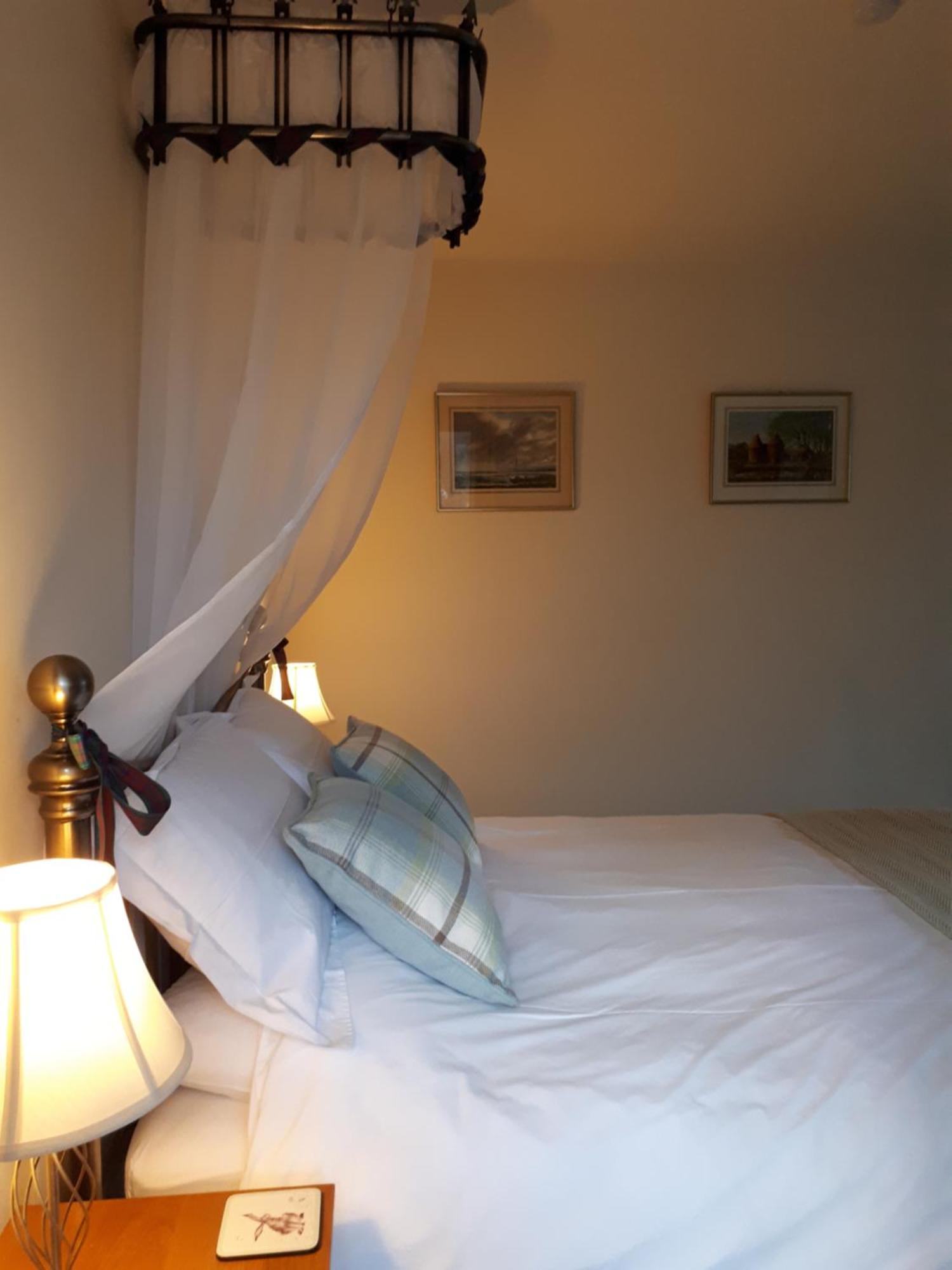 The Old Convent Holiday Apartments حصن أوغسطس المظهر الخارجي الصورة